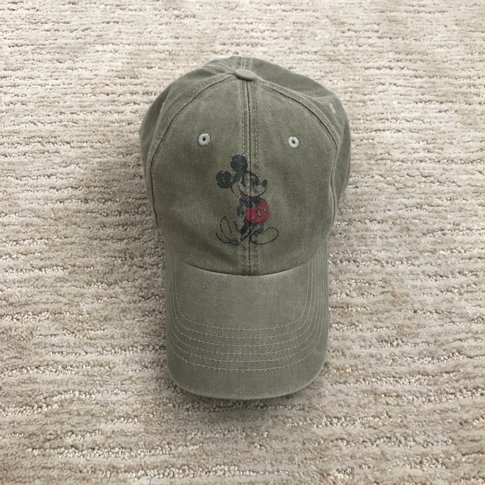 NWOT Disney Mickey Mouse hat